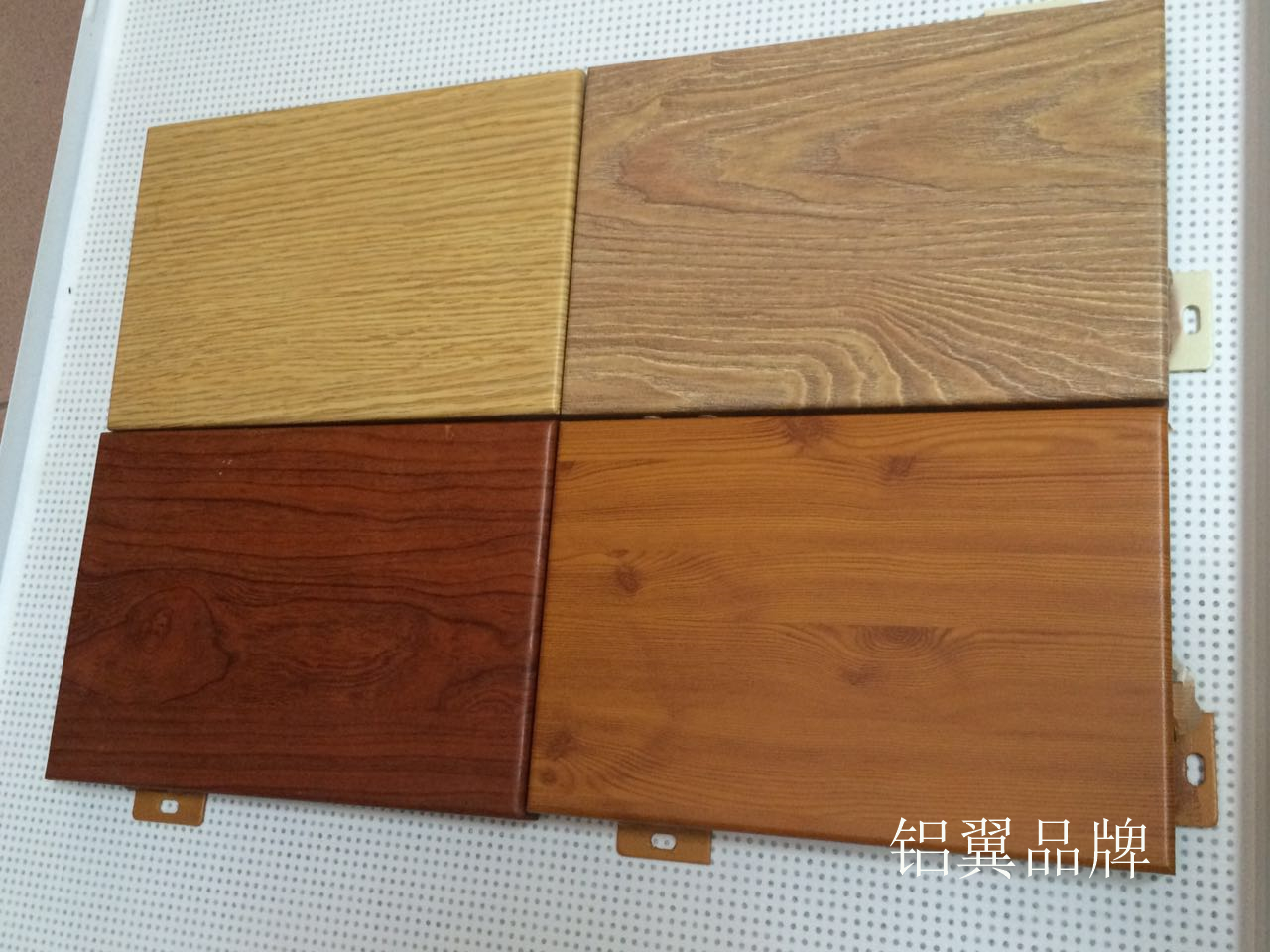 木紋轉(zhuǎn)印鋁板